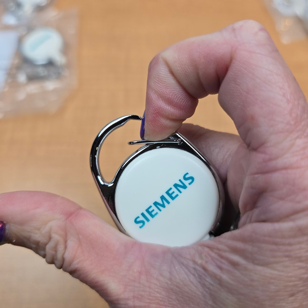 30" Retractable Badge Reel Carabiner ~1.5"x2" oval‎ Siemens advertising